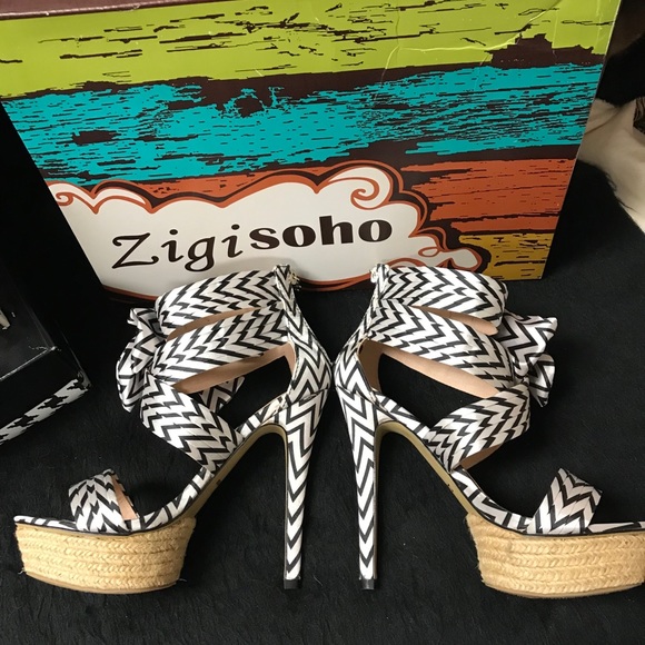 WOW 🤩 | Zigi Soho 4” Heels | Striking B&W & Bows - Picture 2 of 13